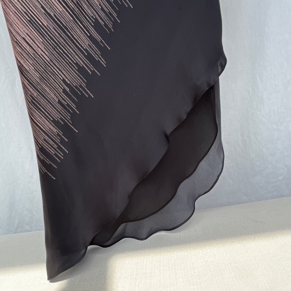 Halston Heritage (M) 100% silk shirt, asymmetrical dress in black and caramel. - Picture 4 of 16